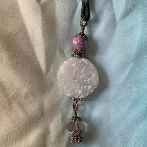 ✨BRAND NEW crystal necklace✨